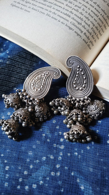 Side view of Jindan Vintage Jhumka in pure silver with vintage detailing