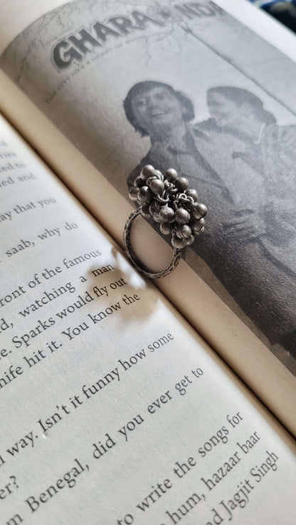 Baawri Vintage Ring in pure silver with vintage detailing
