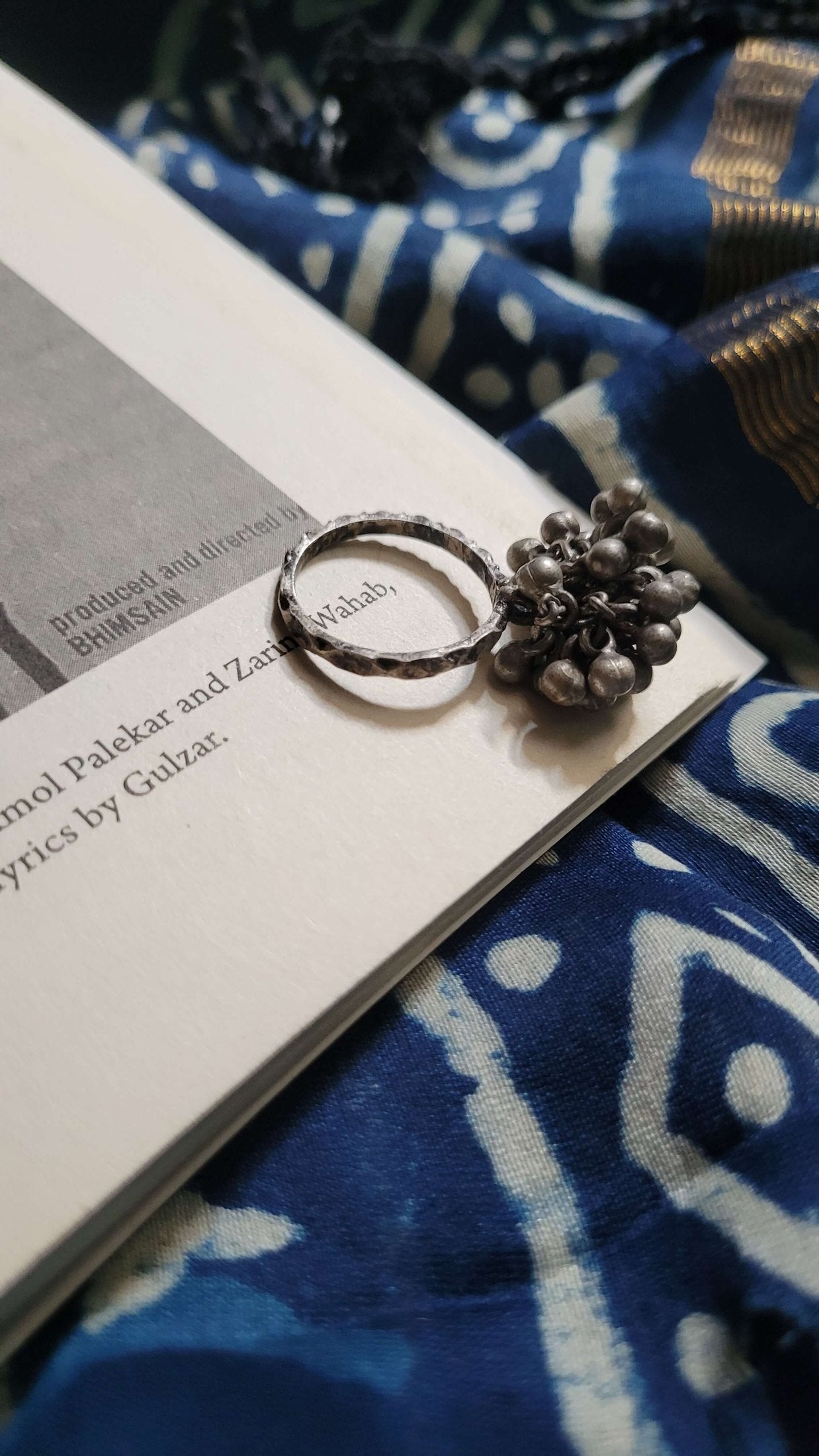 Side view of Baawri Vintage Ring in pure silver with vintage detailing