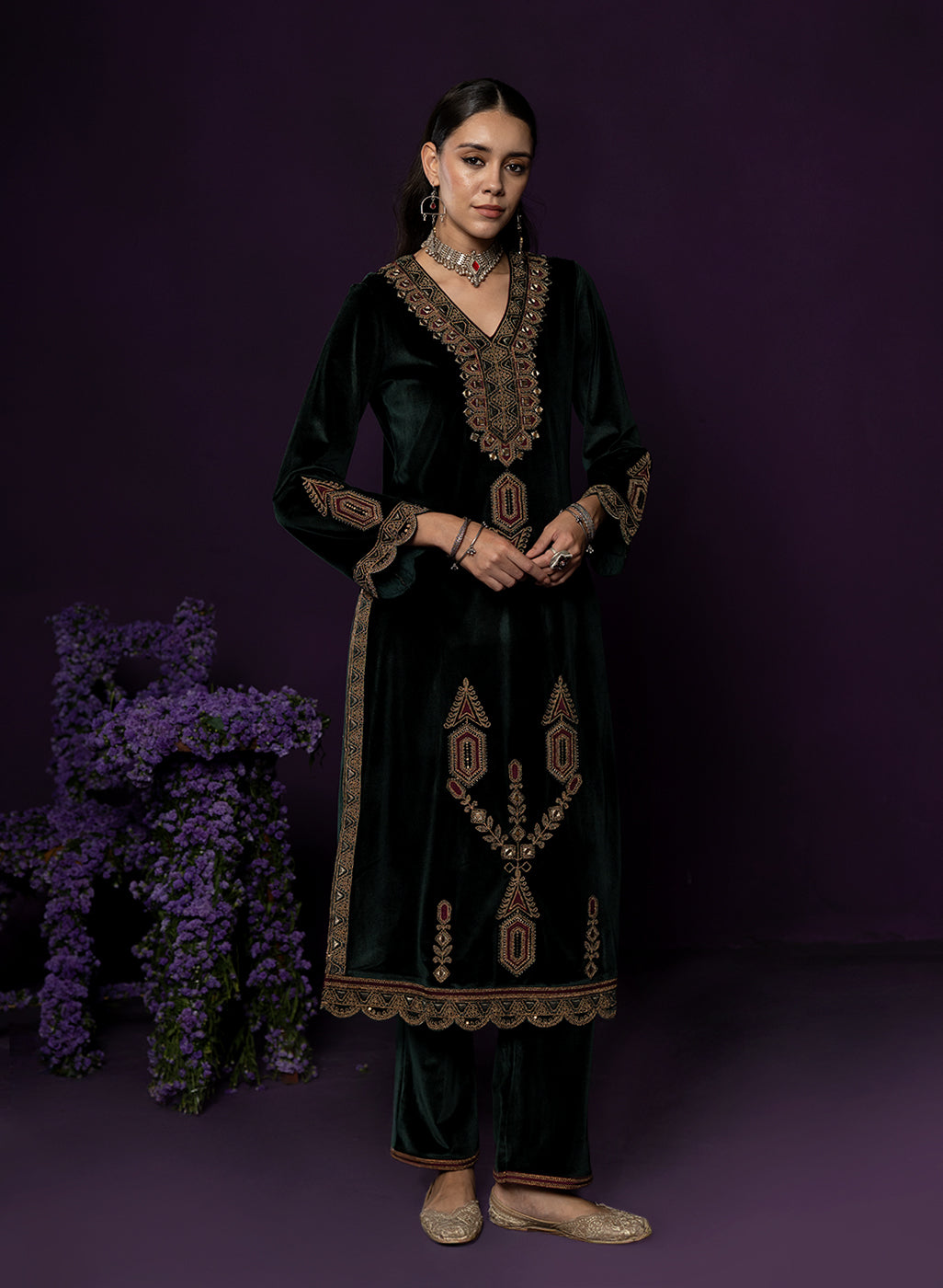 Side view of Muhabbat Vintage Necklace in pure silver with vintage detailing