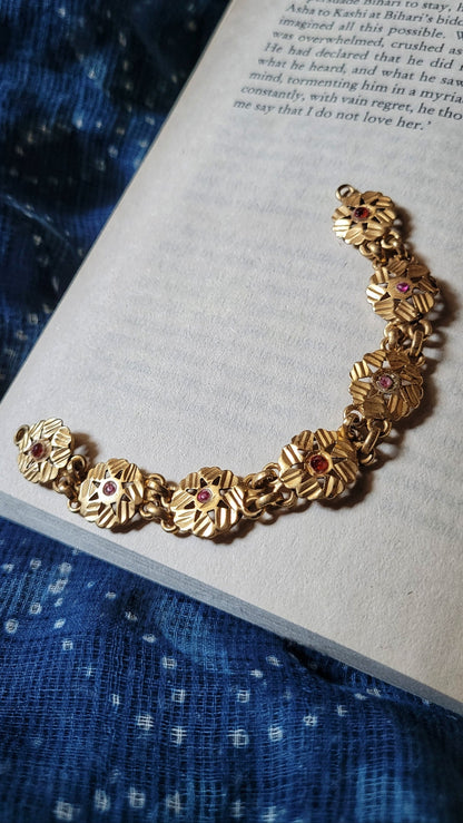 Side view of Aam ka Murabba Vintage Necklace in pure silver with vintage detailing