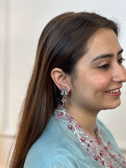 Adi Earrings in pure silver with handcrafted detailing