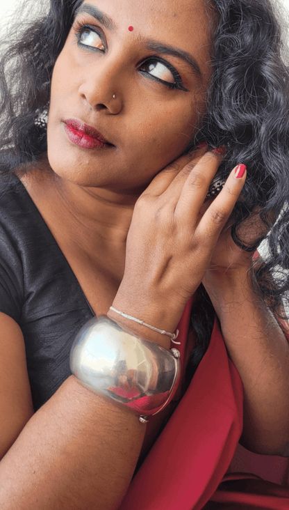 Side view of Ameyaa Vintage Kada in pure silver with vintage detailing