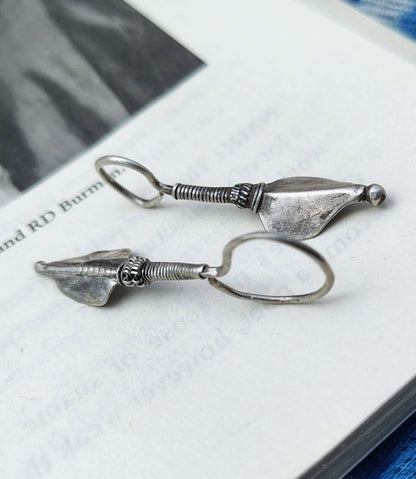 Side view of Angana Vintage Earrings in pure silver with vintage detailing