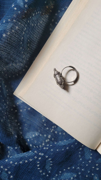 Side view of Aravind Vintage Ring in pure silver with vintage detailing