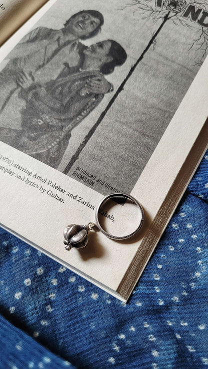 Athkheli Ring in pure silver with handcrafted detailing