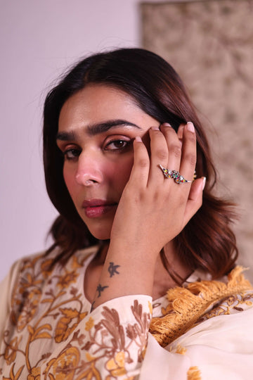 Bulbul Ring in pure silver with handcrafted detailing