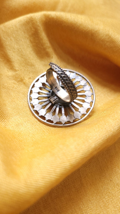 Side view of Chakravarti Ring in pure silver with rava detailing