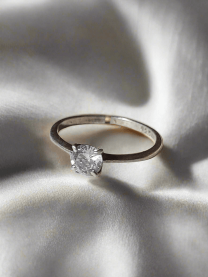 Side view of Earl Grey Ring in pure silver with handcrafted detailing