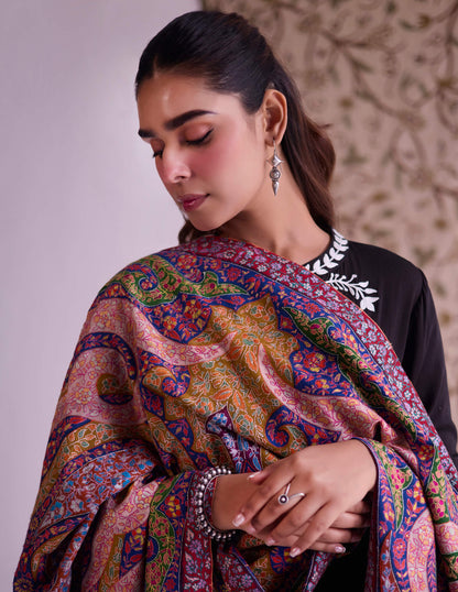 Side view of Priyadarsini Kada in pure silver with handcrafted detailing
