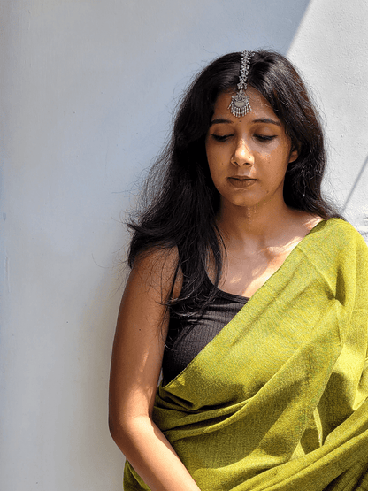 Side view of Hania Maang Tika in pure silver with handcrafted detailing