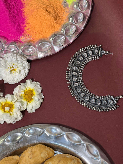 Side view of Hayat Necklace in pure silver with handcrafted detailing
