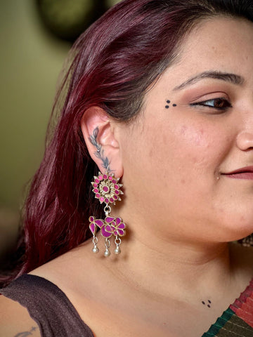 Parvani Earrings in pure silver with handcrafted detailing