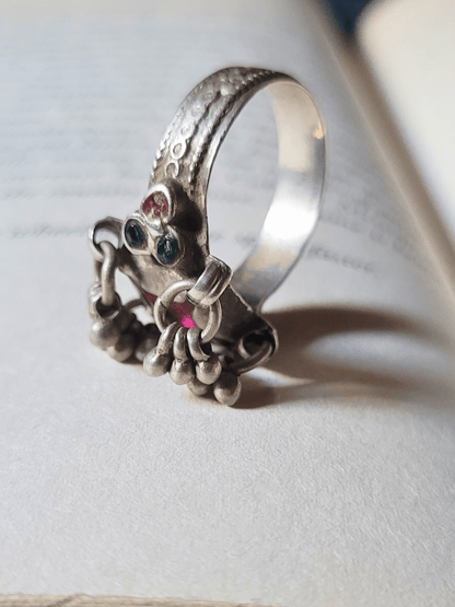 Side view of Kaushalya Vintage Ring (Gulaabi) in pure silver with vintage detailing