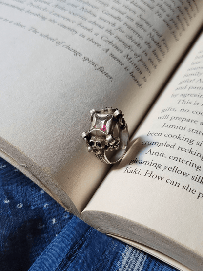 Side view of Kaushalya Vintage Ring (Gulaabi) in pure silver with vintage detailing
