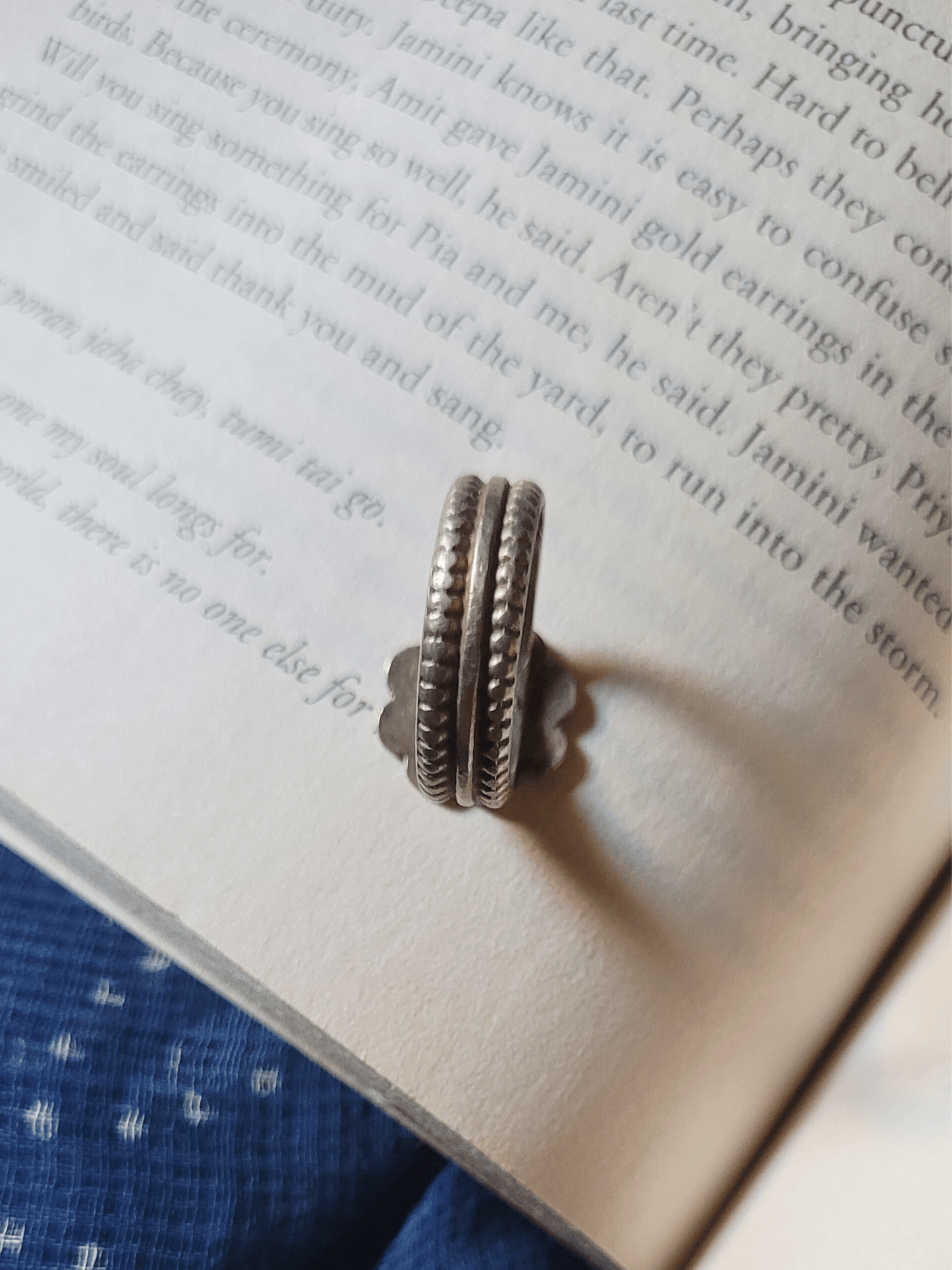 Mandavi Vintage Ring