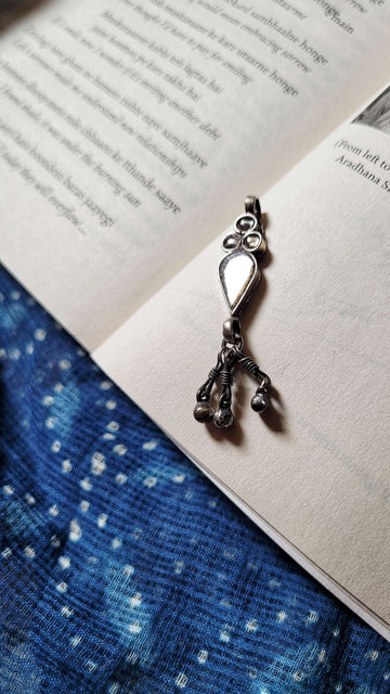 Mehtaab Vintage Pendant in pure silver with vintage detailing