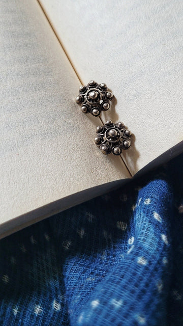 Mini Studs in pure silver with handcrafted detailing