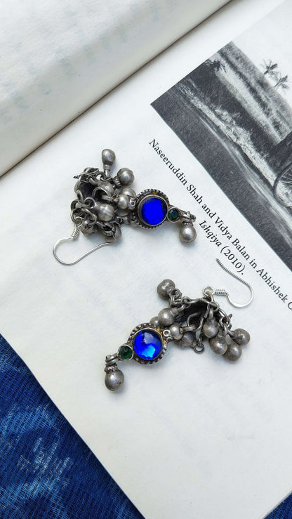 Side view of Neel Vintage Jhumka in pure silver with vintage detailing