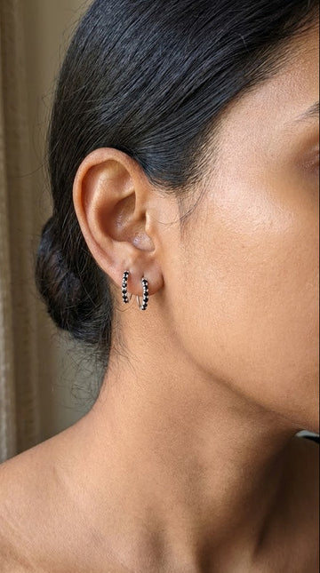 Noir Hoops in pure silver with handcrafted detailing