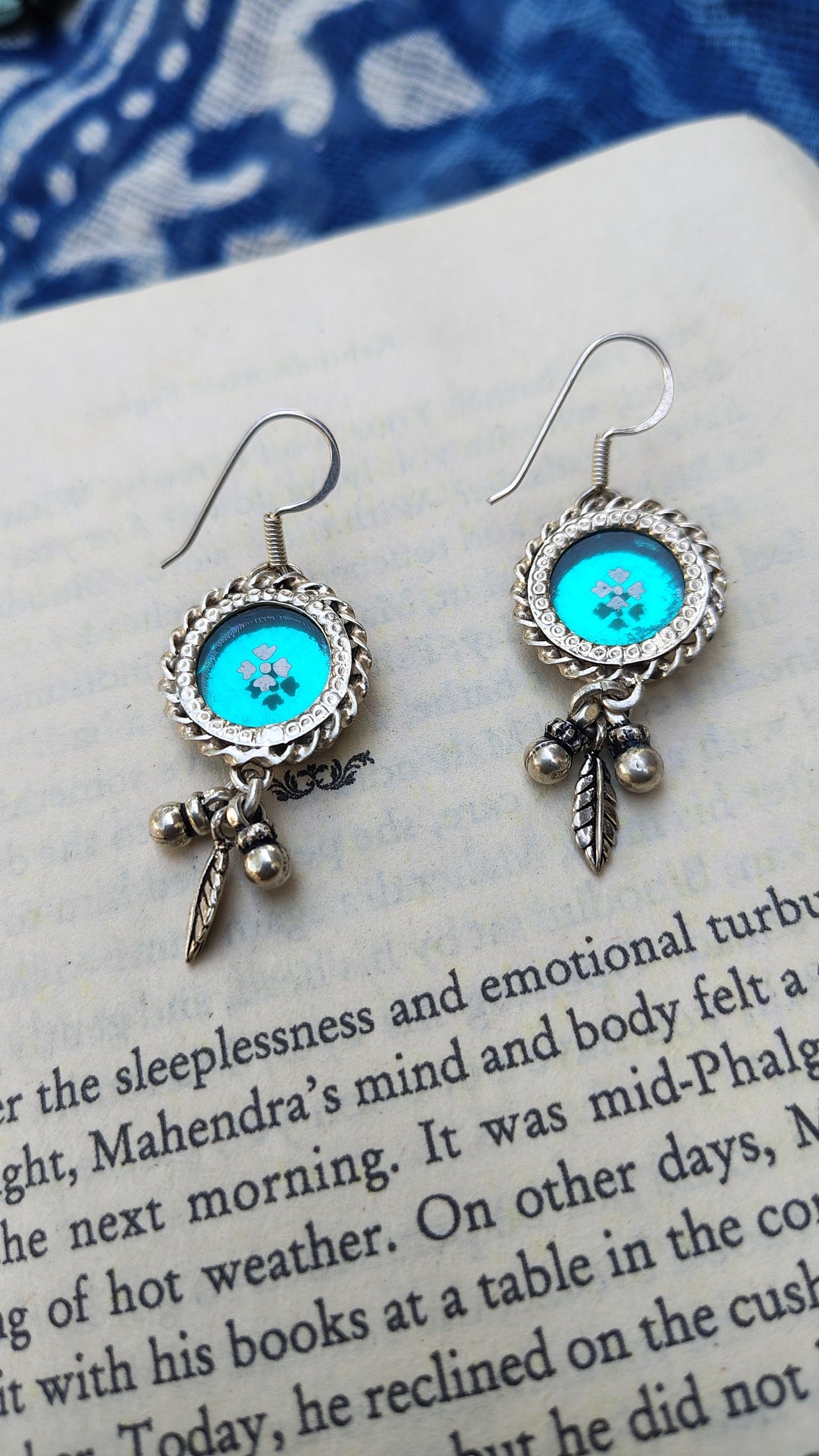 Sadabahaar Jewelry  92.5 Hallmark  Silver Handpainted Foil Glass Earrings for Women Teal