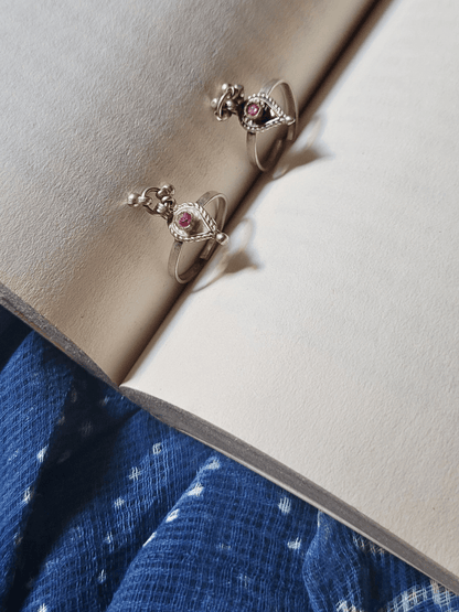 Side view of Poonam Toe-Rings in pure silver with handcrafted detailing