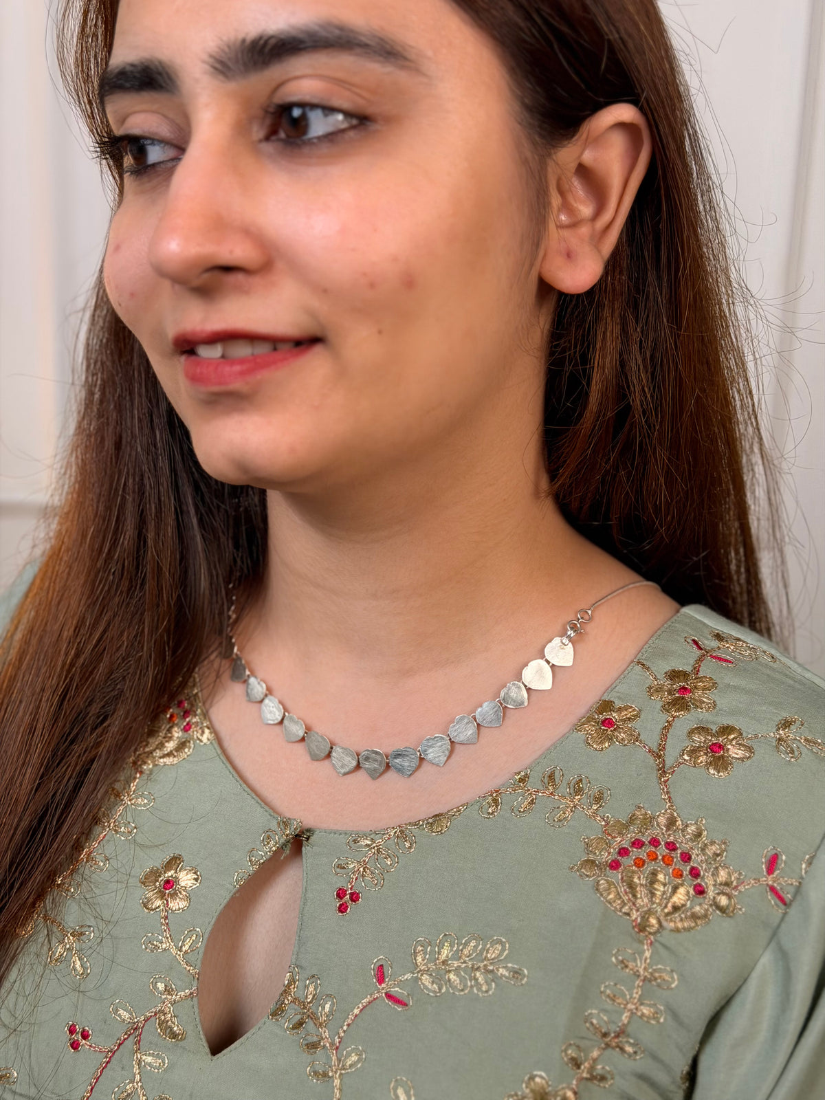 Sadabahaar Jewelry 92.5 hallmark silver nineteen linked plain hearts necklace red dori matching hook earrings minimalist daily wear