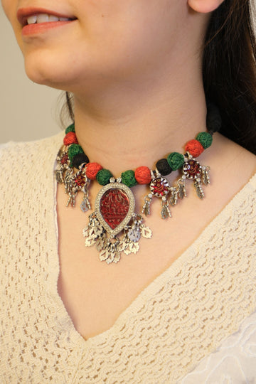 Saaki Vintage Necklace in pure silver with vintage detailing