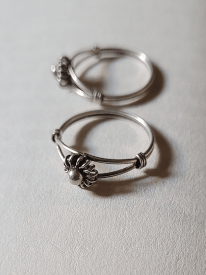 Side view of Sangini Toe-Rings in pure silver with handcrafted detailing