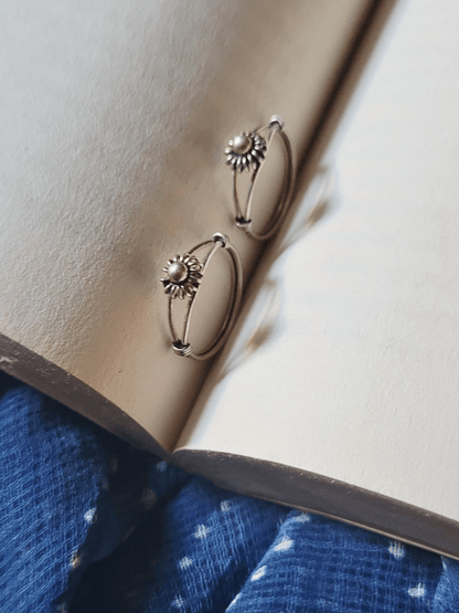 Side view of Sangini Toe-Rings in pure silver with handcrafted detailing