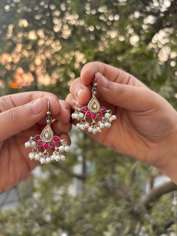 Sania Earrings in pure silver with handcrafted detailing