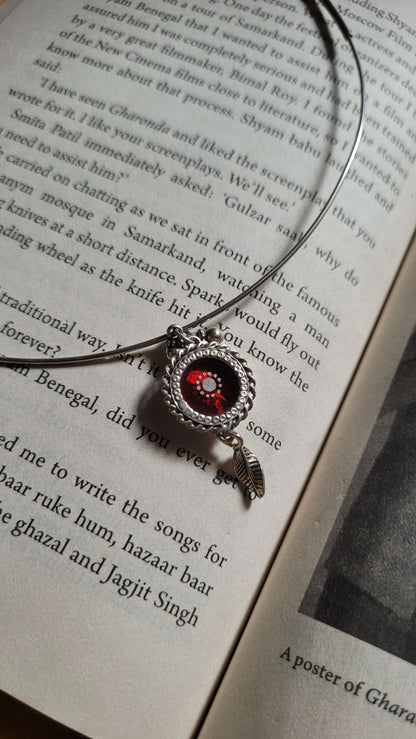 Side view of Sindoori Hasli Necklace in pure silver with handcrafted detailing
