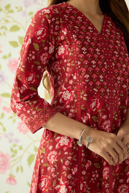 Side view of Victoria Kada in pure silver with handcrafted detailing