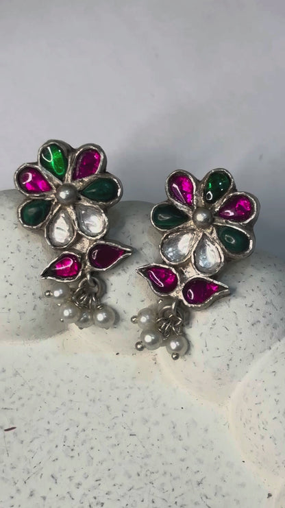 Yukti Studs