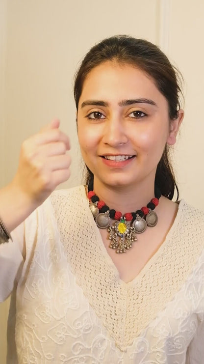 Sunehri Vintage Glass Necklace