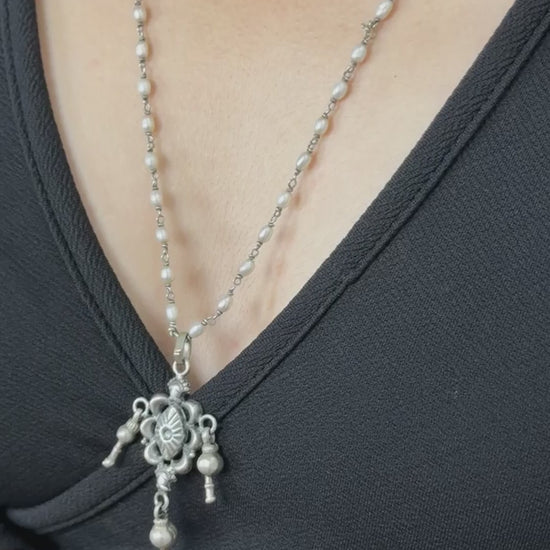 Sadabahaar Jewelry 92.5 hallmark silver contemporary oyster-inspired pendant lightweight minimalist design - video